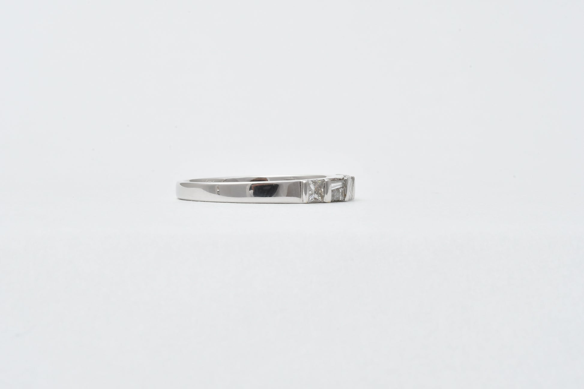 ダイヤモンド0.5ctをあしらったK18ホワイトゴールドリング