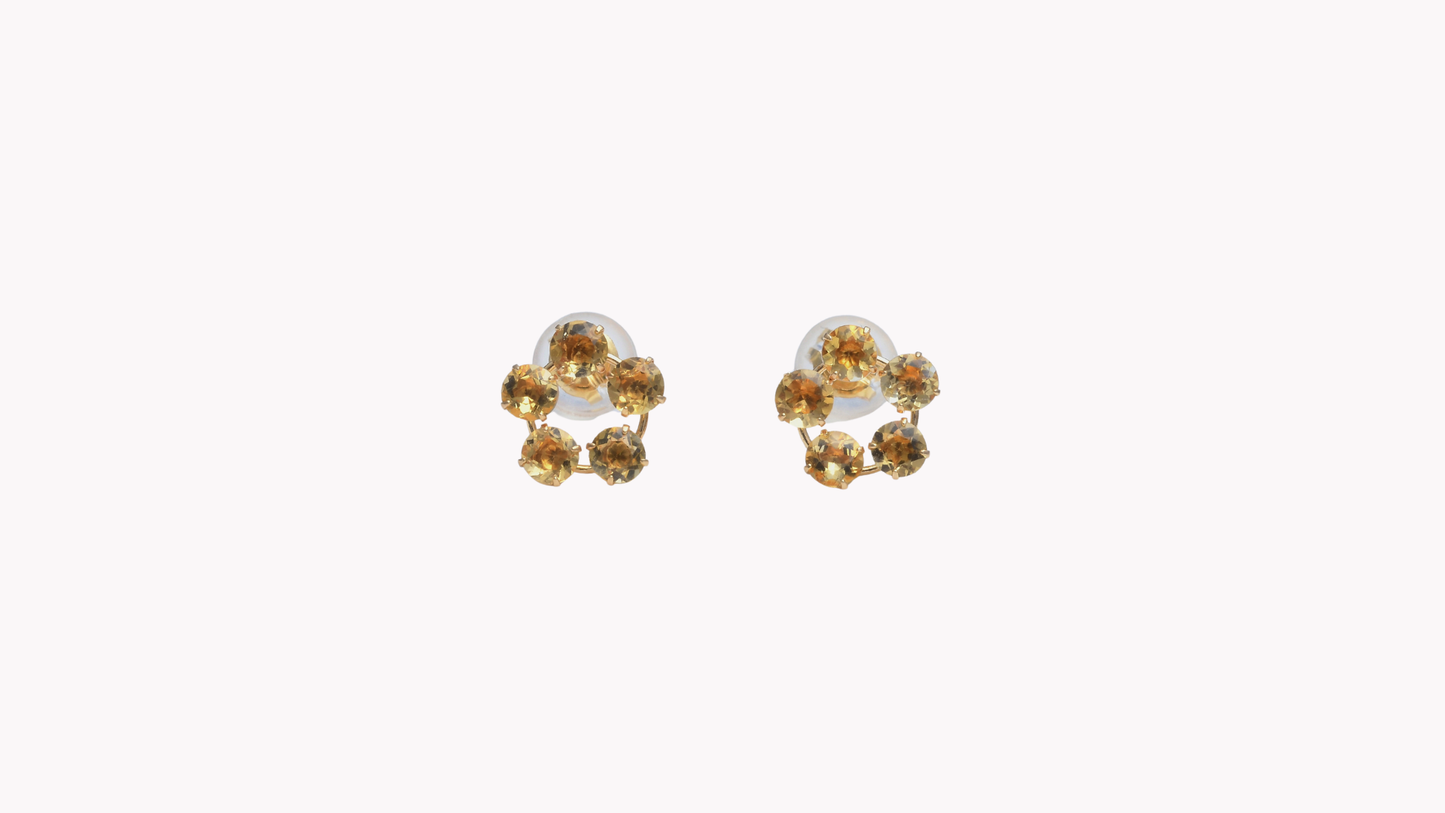 シトリンをあしらったK18イエローゴールドピアス