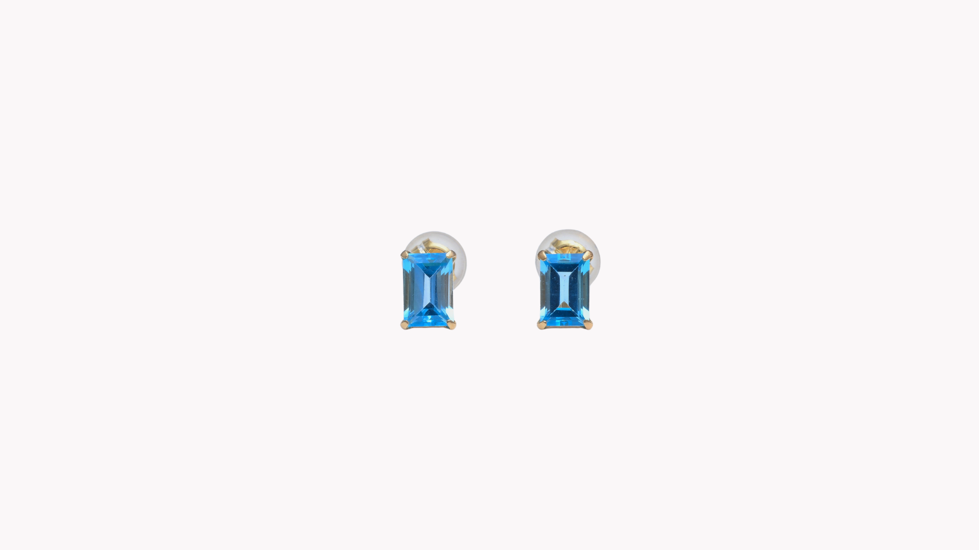 ブルートパーズ1.4ctをあしらったK18イエローゴールドピアス 2
