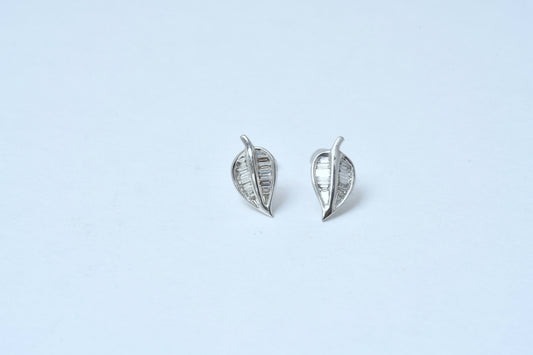 Leaf Pavé Earrings K18WG